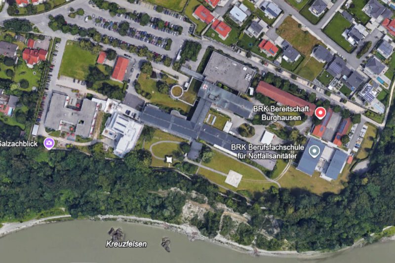 Luftbild Innklinikum Burghausen_Screenshot Google Earth Krankenhausgebäude Burghausen